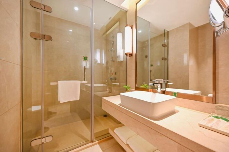 Bathroom 5, Vienna International Hotel , Changchun, Changchun
