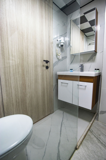 Bathroom 5, Point Beach Hotel, Marmaris