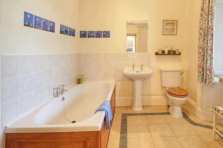 Bathroom 3, Orroland Lodge, Dumfries and Galloway