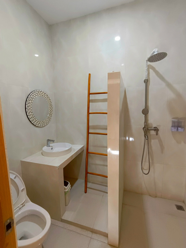 Bathroom 7