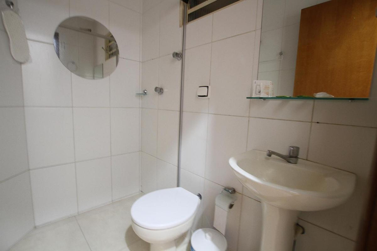 Bathroom, Hotel Friburgo, Cidade Ocidental