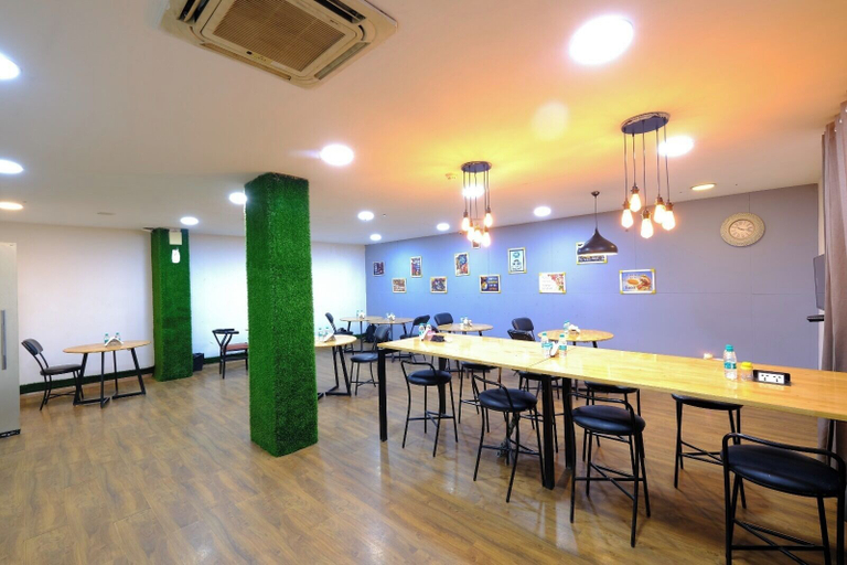 Food & Drinks 5, Lime Tree Premier Near Medanta Medicity, Gurgaon