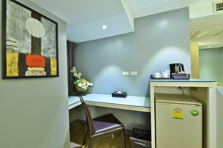 Others 4, PRESTIGE SUITES, Wattana