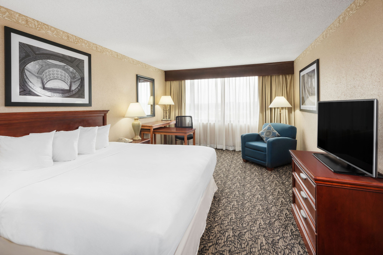 Bedroom 4, Capitol Plaza Hotel Jefferson City, Cole