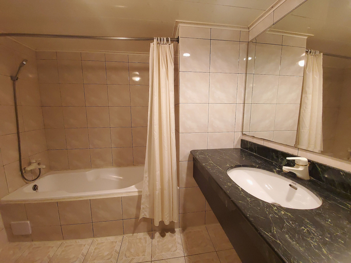 Bathroom 5, Well Garden Hotel, Taoyuan