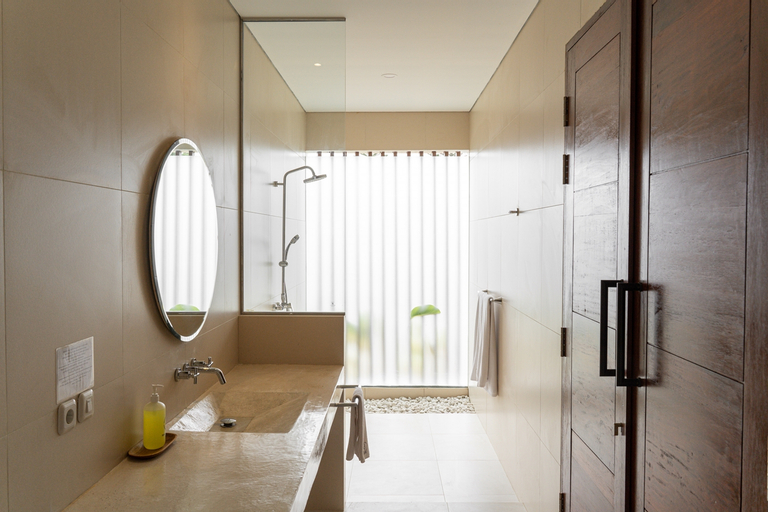 Bathroom 7
