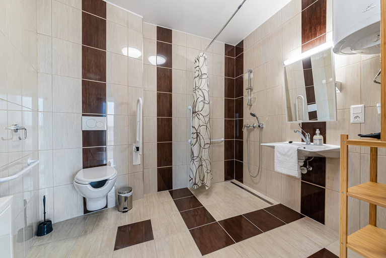 Bathroom 3, Herics Apartman, Balatonfüred