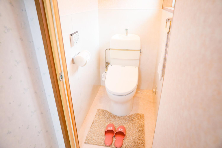 Bathroom 3, HAT Koizumi, near from JR Koizumi station 大和小泉駅徒歩2分の貸切一軒家, Yamatokōriyama