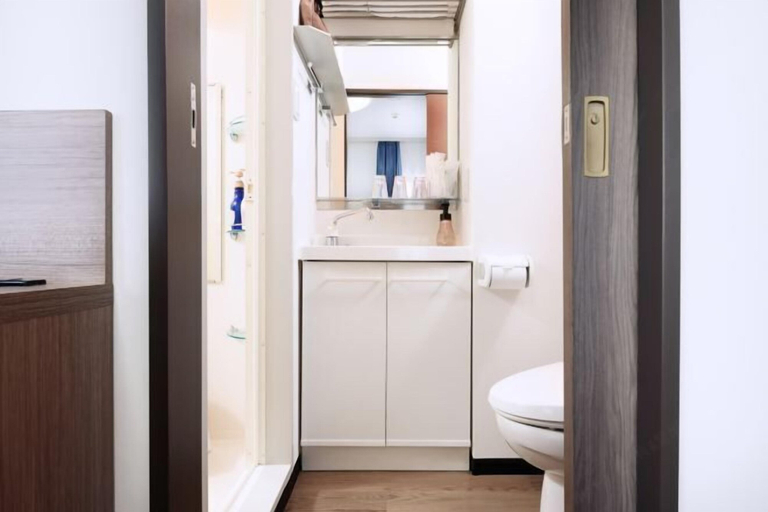 Bathroom 19
