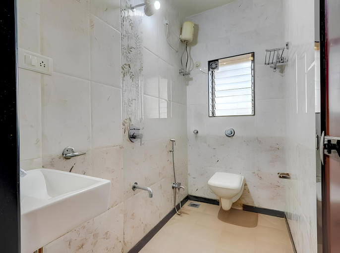 Bathroom, Hotel 7 Sea's, North Goa