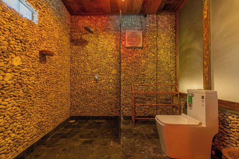 Bathroom 5, Jukung Cottage, Klungkung