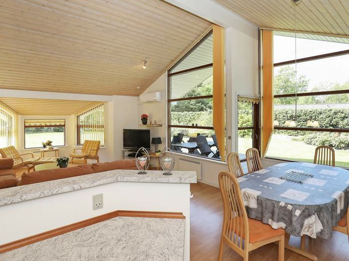 Food & Drinks, Luxurious Holiday Home Near Hals With Whirlpool, Aalborg