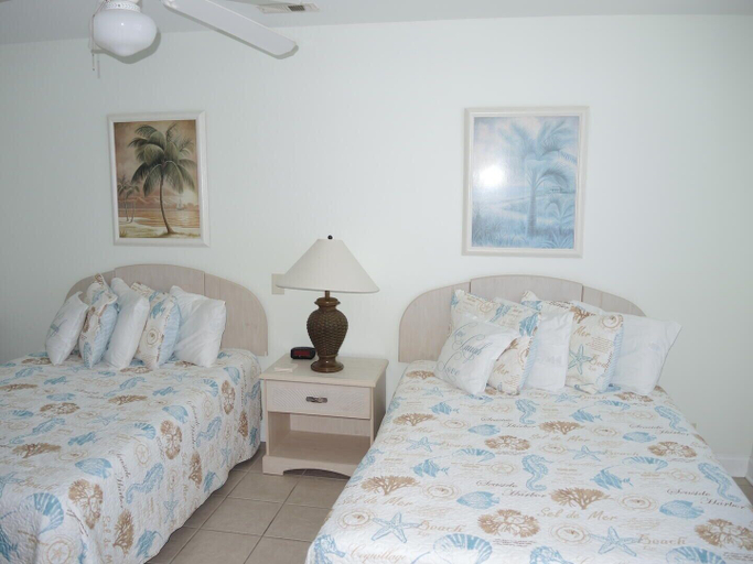 Room 3, Studio Villa 2307L with 27 Hole Golf Course Onsite by RedAwning, Brunswick