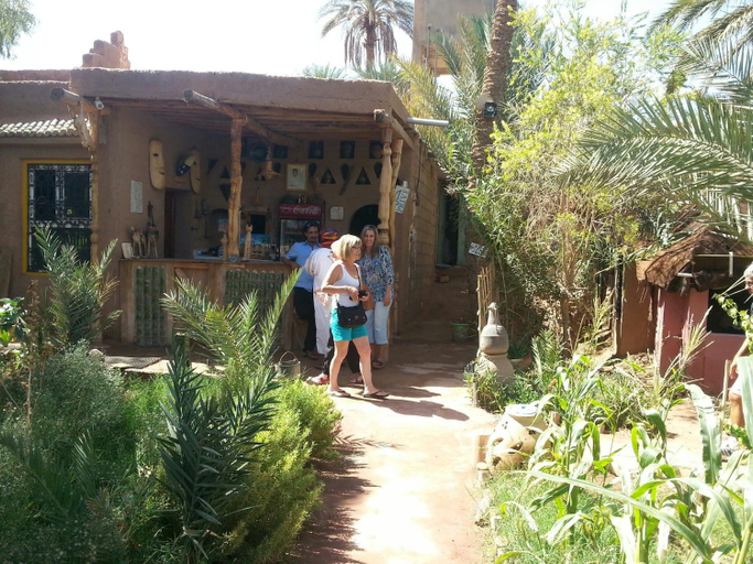 Others 3, Auberge jnane dar diafa se trouve au centre de tamegrouteface de la bibiotheque, Ouarzazate