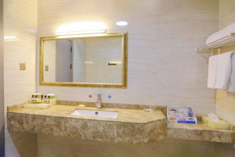 Bathroom 4, Impression Hotel, Wenshan Zhuang and Miao