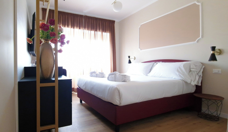 Bedroom 4, SUITES 51, Rome
