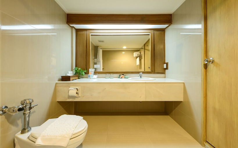 Bathroom 4, The Regent Cha Am Beach Resort, Cha-Am