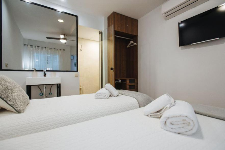 5, DreamsApt Sagasta, Sevilla