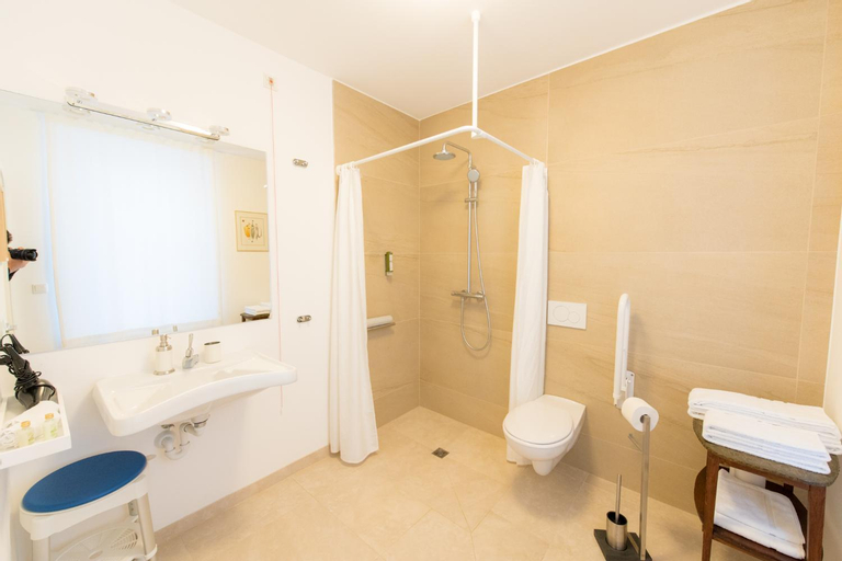 Bathroom 3
