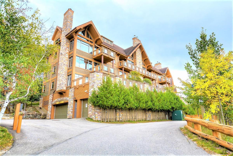 Others 5, Tremblant Prestige - Altitude 170-1, Les Laurentides