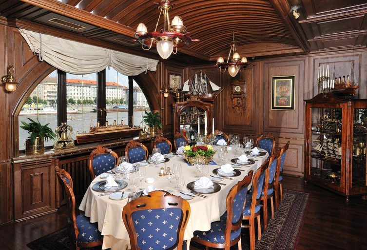Food & Drinks 3, Admiral Botel, Praha 5