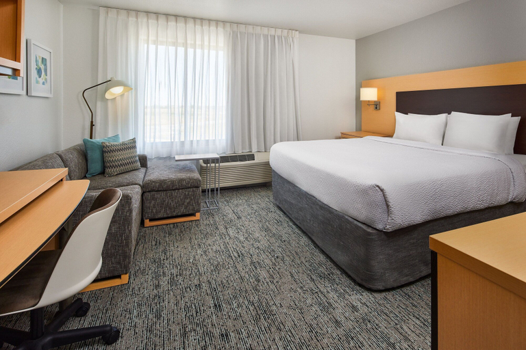 Bedroom 4, TownePlace Suites Garden City, Finney