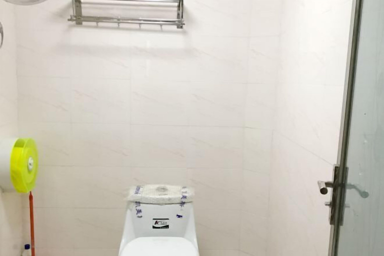Bathroom 3, Yuqinglou Inn, Longyan