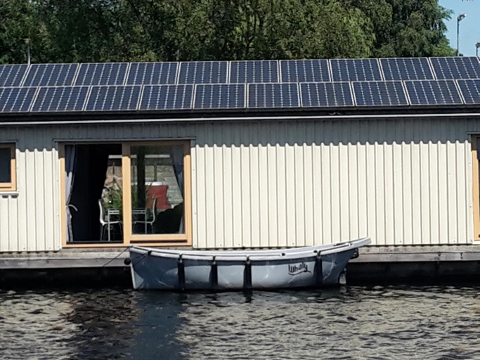 Others 5, B&Boathouse Amsterdam with bikes and motorboat, Amsterdam