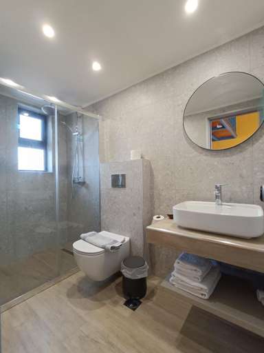 Bathroom 2, Paraktio Beach Apartments, South Aegean