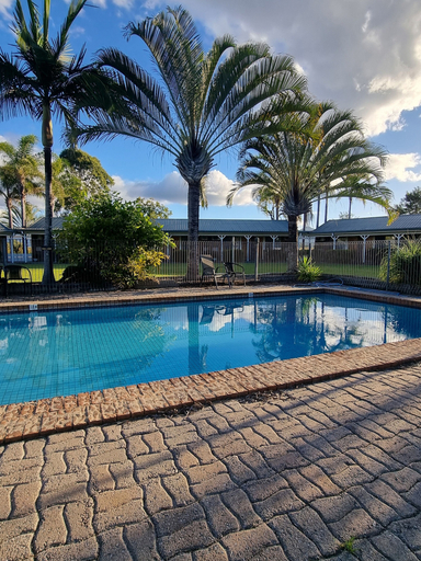 Sport & Beauty 5, Koorawatha Homestead Motel, Miriam Vale