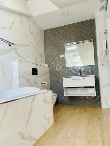 Bathroom 2, Rosel penzion a restauracia, Nové Zámky