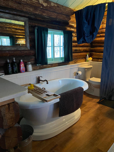 Bedroom 3, Trapper John's Cabin & Cottages, Matanuska-Susitna