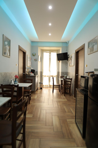 Food & Drinks 4, Megaride House, Napoli