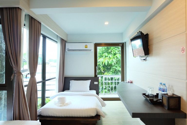 Bedroom 2, A Plus Deluxe Hotel, Muang Satun