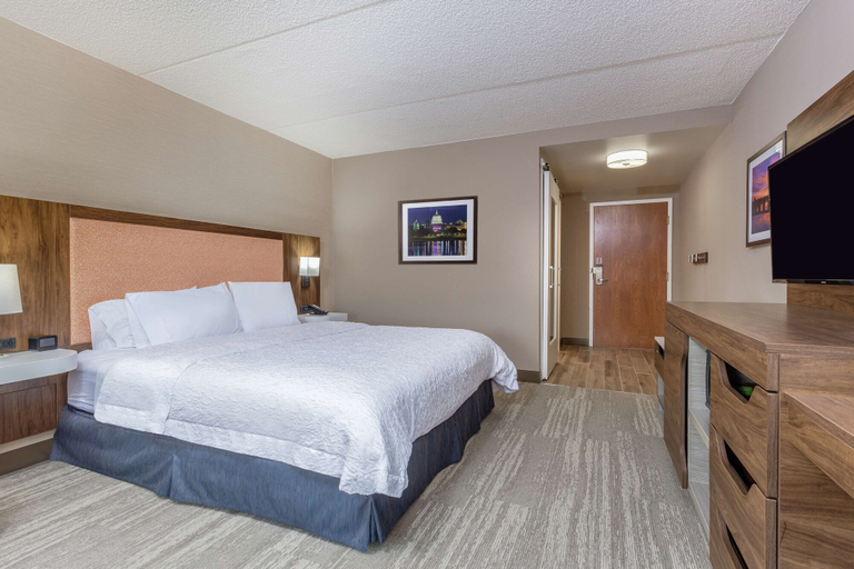 Bedroom 3, Hampton Inn Harrisburg-East (Hershey Area), Dauphin