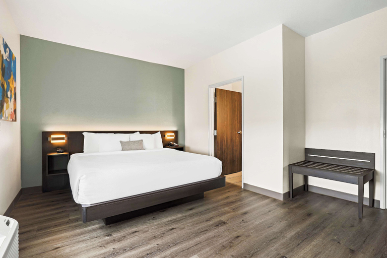Bedroom 4, Best Western Iowa/Lake Charles East, Jefferson Davis