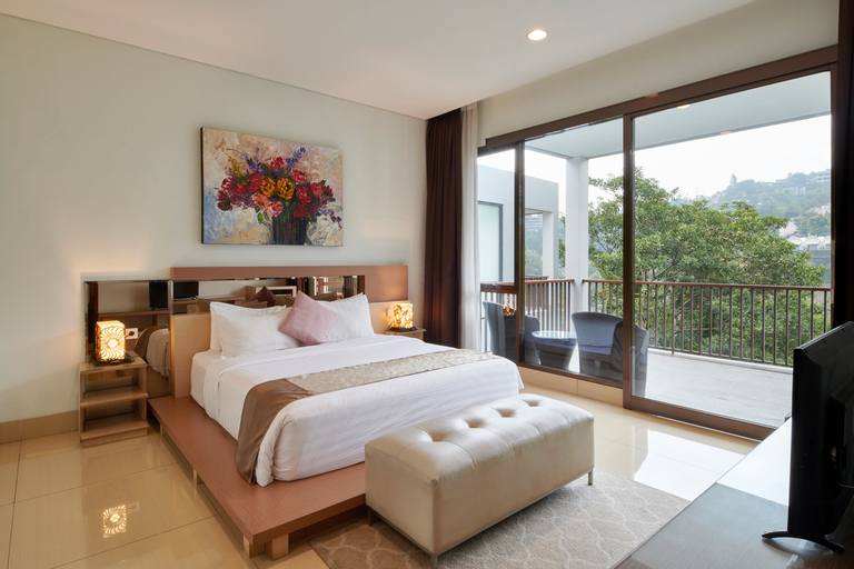 Bedroom 2, Mentari Hill View Villa 7 bedrooms with a private swimming pool, Bandung