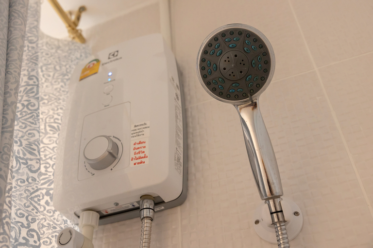 Bathroom 10