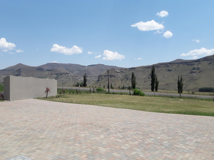 Others 5, WILLOW MANOR, Thabo Mofutsanyane