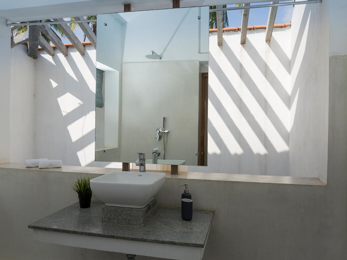 Bathroom 8