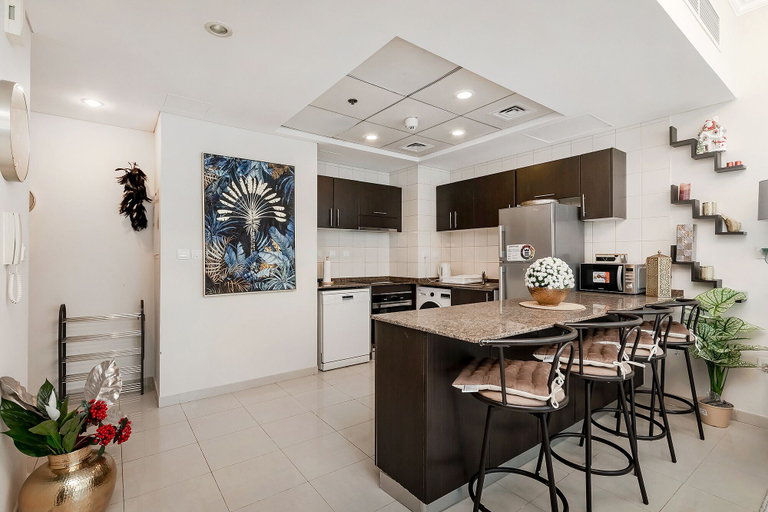 Others 2, Handsome 1BR in Bay Central Tower, Dubai