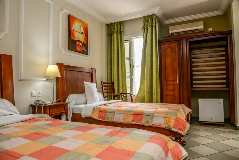 Others 4, Tchero Hotel, Wouri