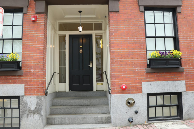 Others 3, Charming & Stylish Studio on Beacon Hill #2, Boston