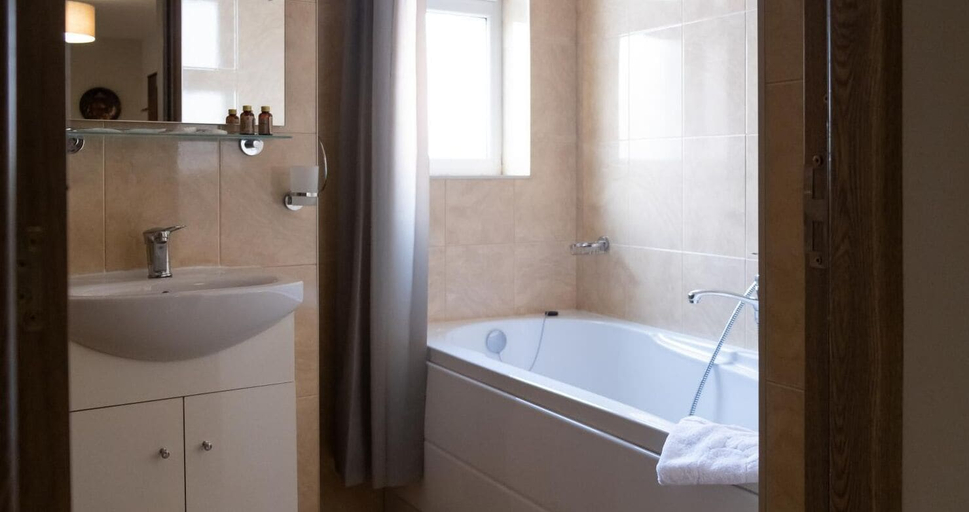 Bathroom 3, Apartment Family Rivulus, Baia Mare