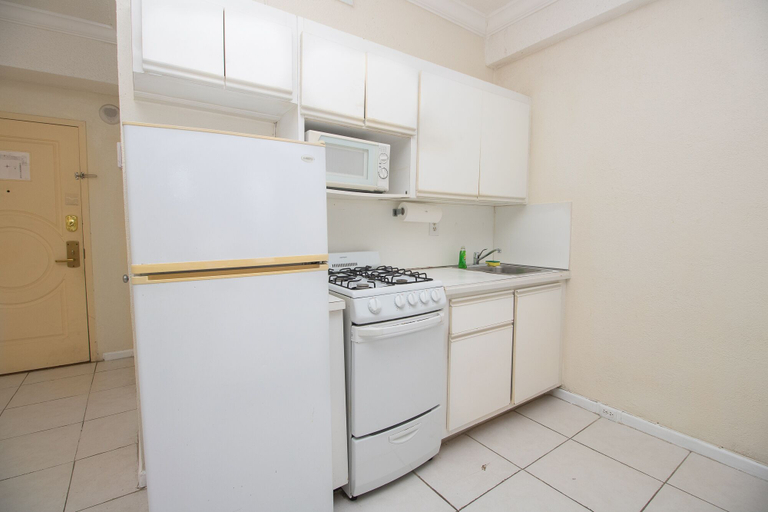 Others 5, 551 City View Hollywood, Broward