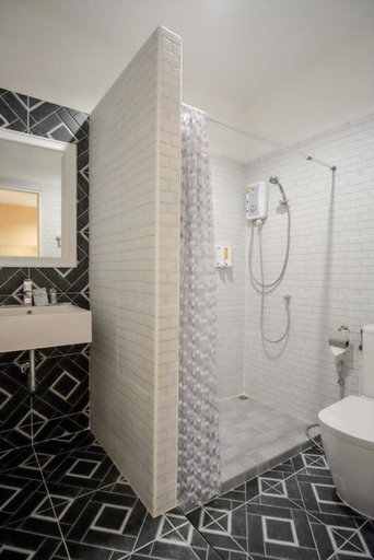 Bathroom 4, The O-Zone Airport Inn, Lat Krabang