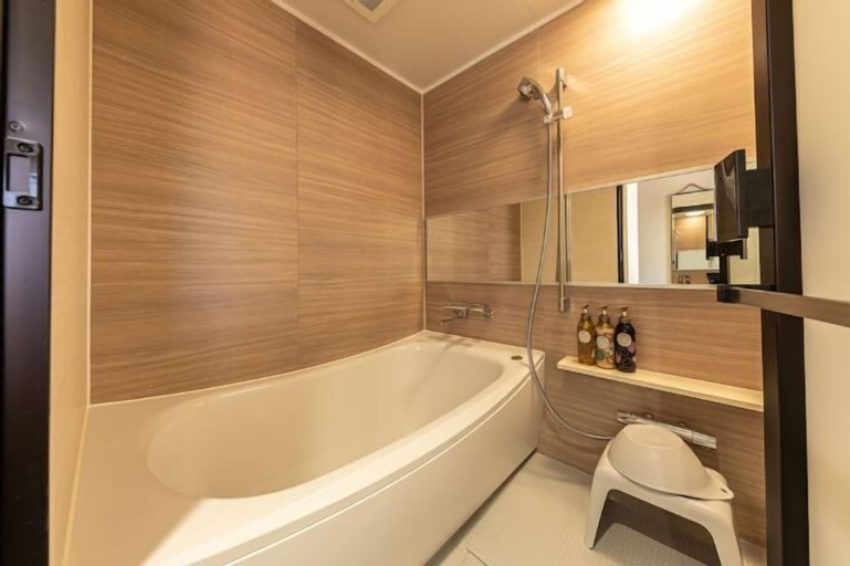 Bathroom 26