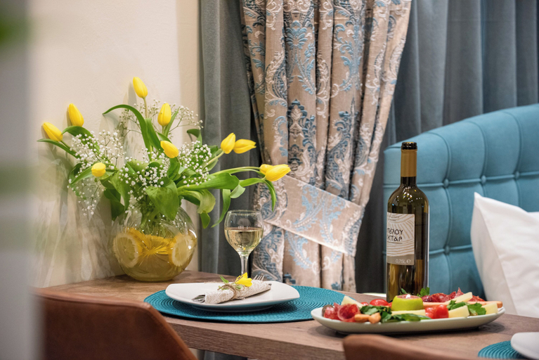 Food & Drinks 4, Romantic Studio under Acropolis, Attica