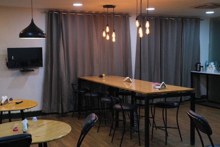 Food & Drinks 4, Lime Tree Premier Near Medanta Medicity, Gurgaon
