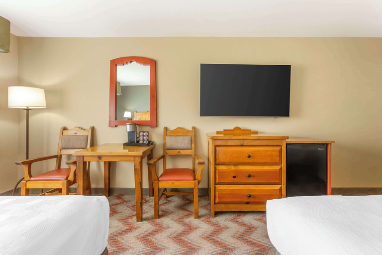 Bedroom 3, Best Western Plus Rio Grande Inn, Bernalillo